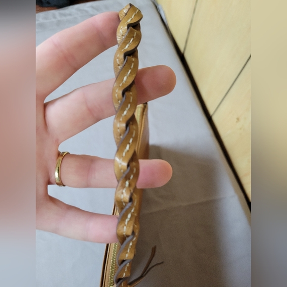 Lucky Brand Leather Shoulder bag/Wristlet/Clutch - Picture 2 of 8